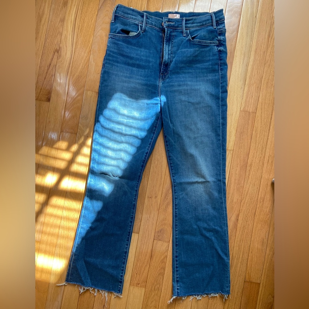 Like New MOTHER Hustler Ankle Fray Jean Size 32